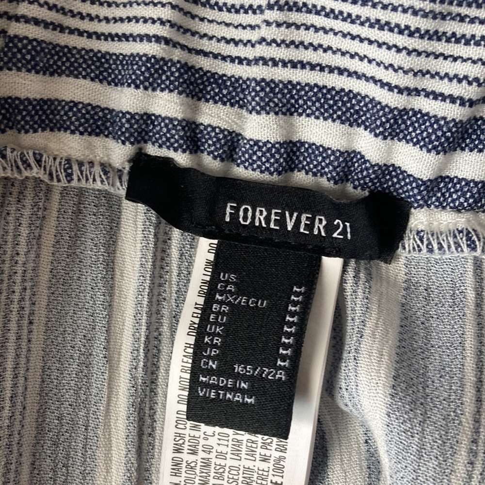 Forever 21 blue-white stripe tulip pants cover-up size M - Picture 6 of 7